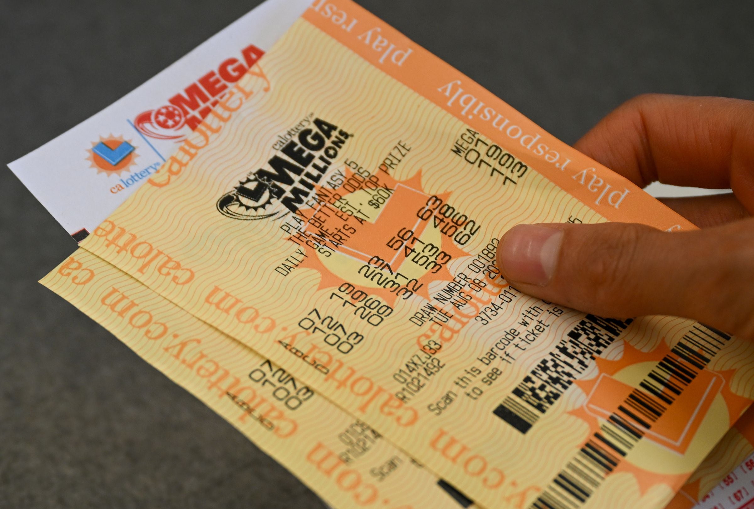 Conoce aquí cuál es la gran cantidad de dinero que está en juego en el Mega Millions este martes 8 de julio. (Foto: Tayfun Coskun / Anadolu Agency vía Getty Images)