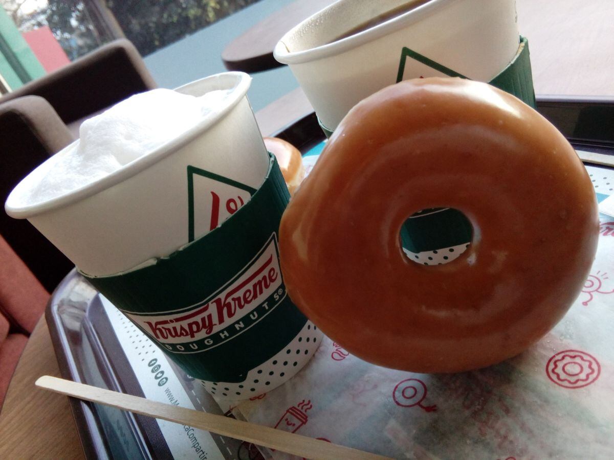 Puedes pedir tu dona gratis sin necesidad de comprar algún producto de la cafetería (Foto: Krispy Kreme)