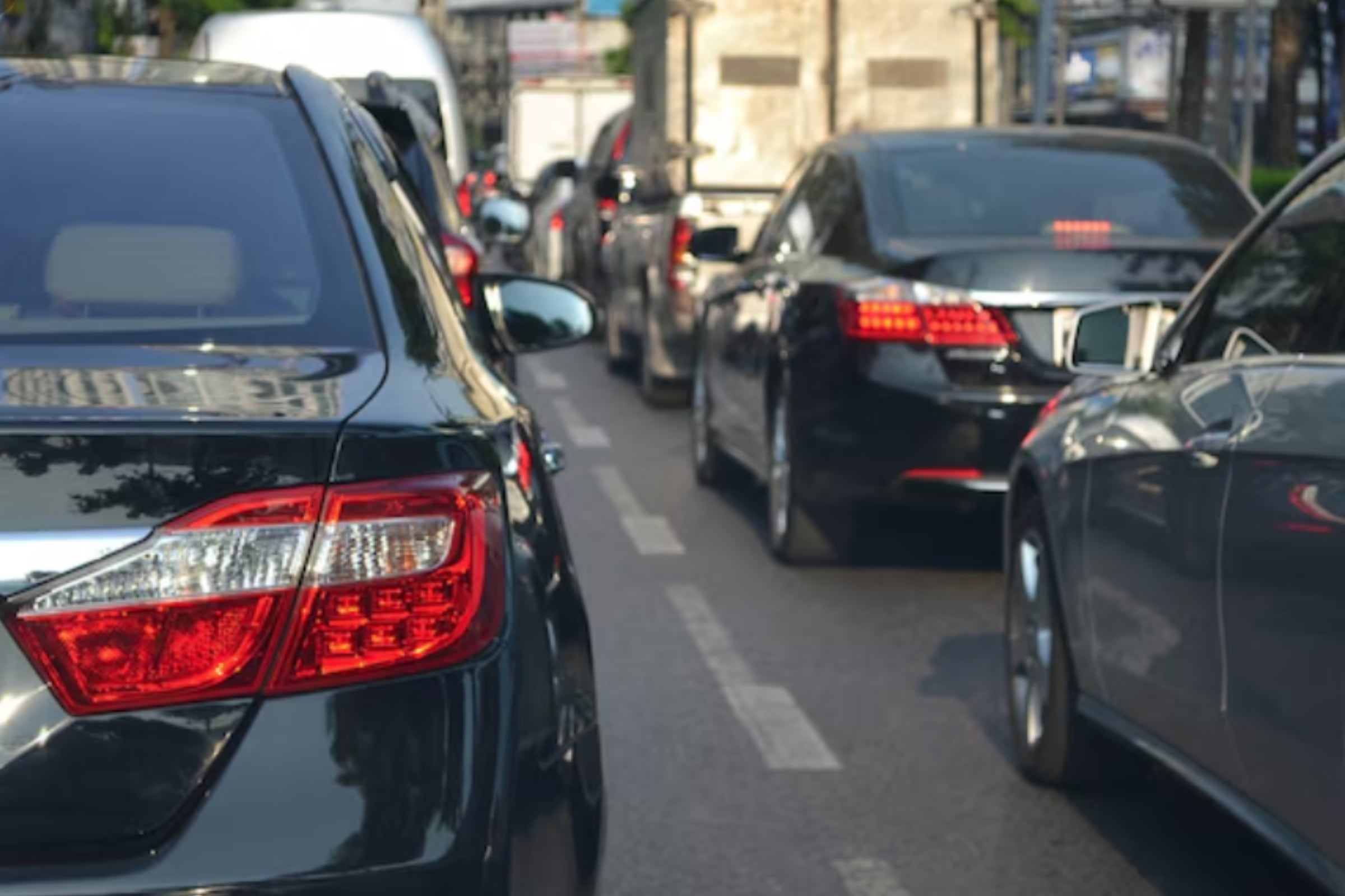 De este total de viajeros, el 87% se trasladará por auto durante el fin de semana de Memorial Day 2026. (Crédito: Magnific / Imagen referencial)