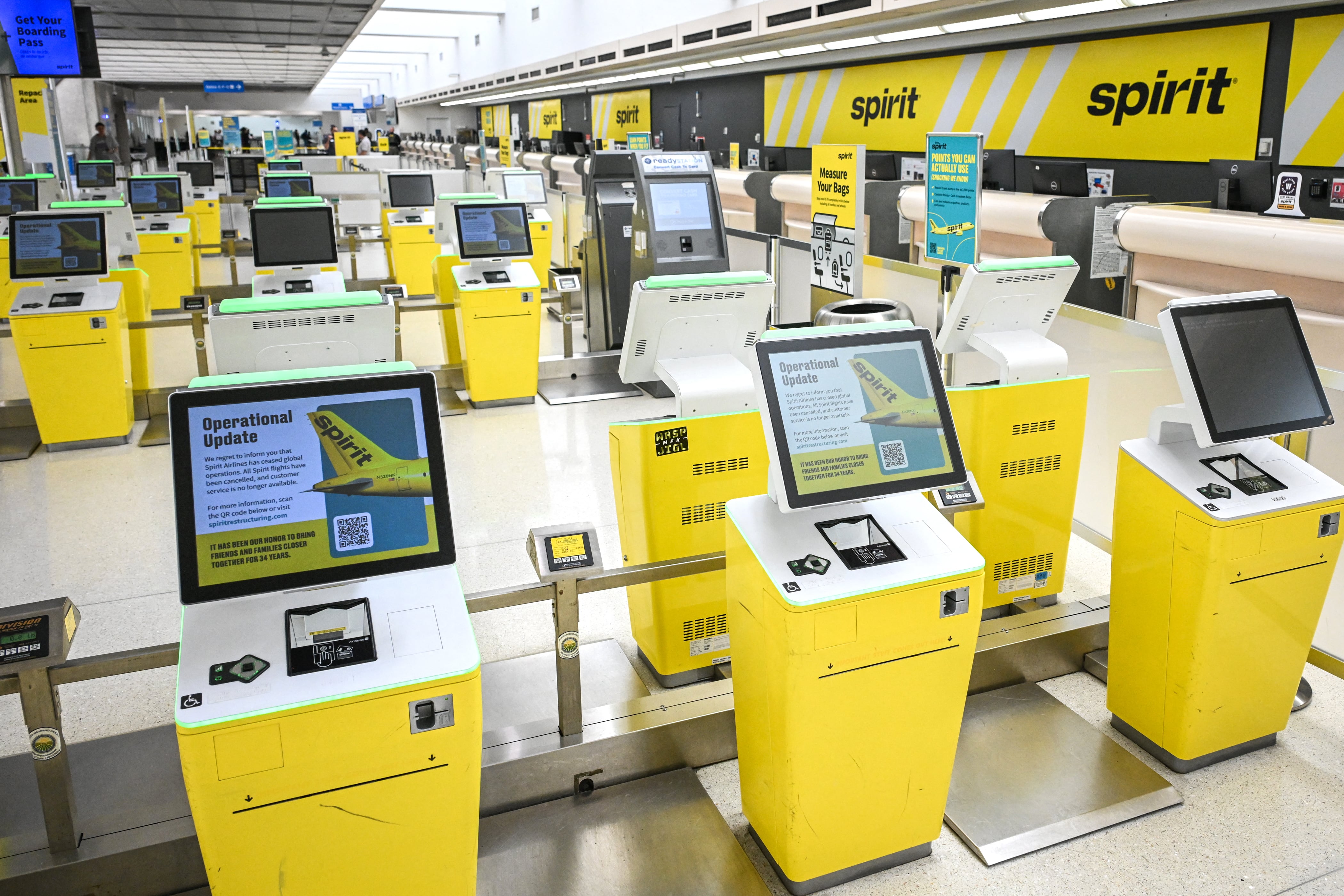 Fueron tres factores determinantes que ocasionaron el fin de las operaciones de Spirit Airlines. (Crédito: GIORGIO VIERA / AFP)