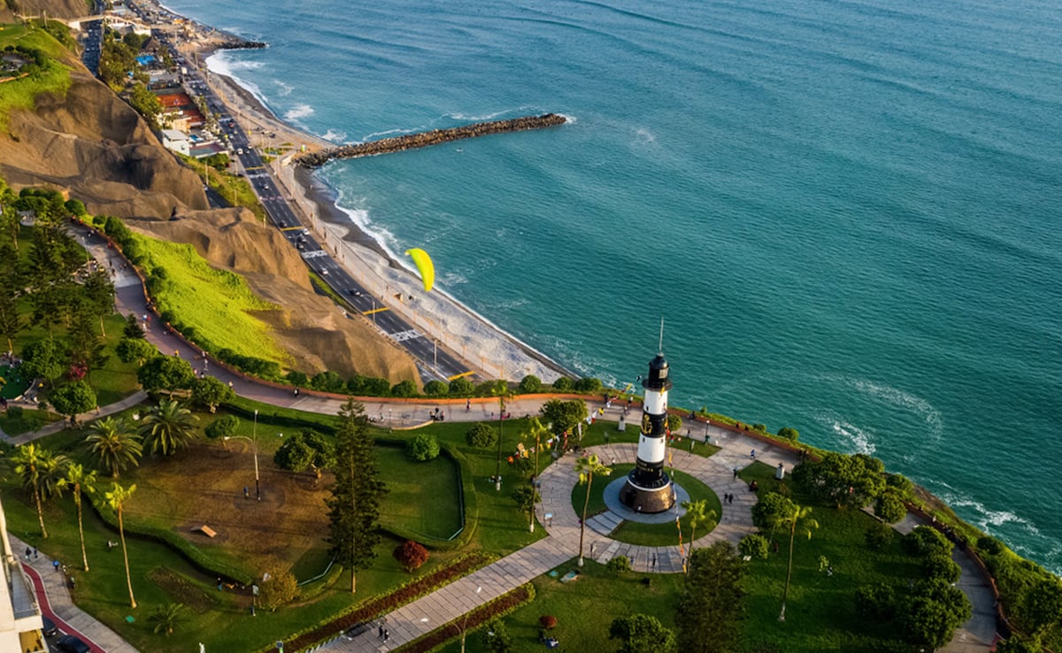 Malecón de la Costa Verde, cerca a la playa Los Delfines es un peligro. (Foto: Shutterstock)