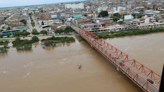 Tumbes: aumenta caudal del río y calles se inundan en el sector Bellavista 