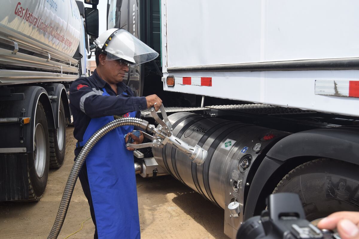 Hay normas que promueven el uso de GNL en el transporte de carga pesada, pero a la fecha el 50% del combustible que se comercializa es diésel. (Foto: Difusión)