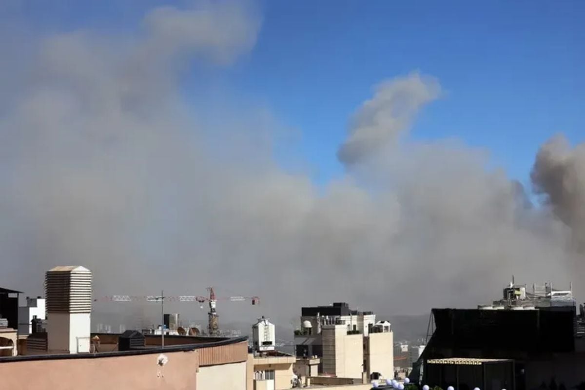 El ejército israelí afirmó que lanzó un ataque contra una planta en Teherán donde el Ministerio de Defensa de Irán produce componentes clave para la fabricación de misiles balísticos. Foto: EFE/ Abedin Taherkenareh