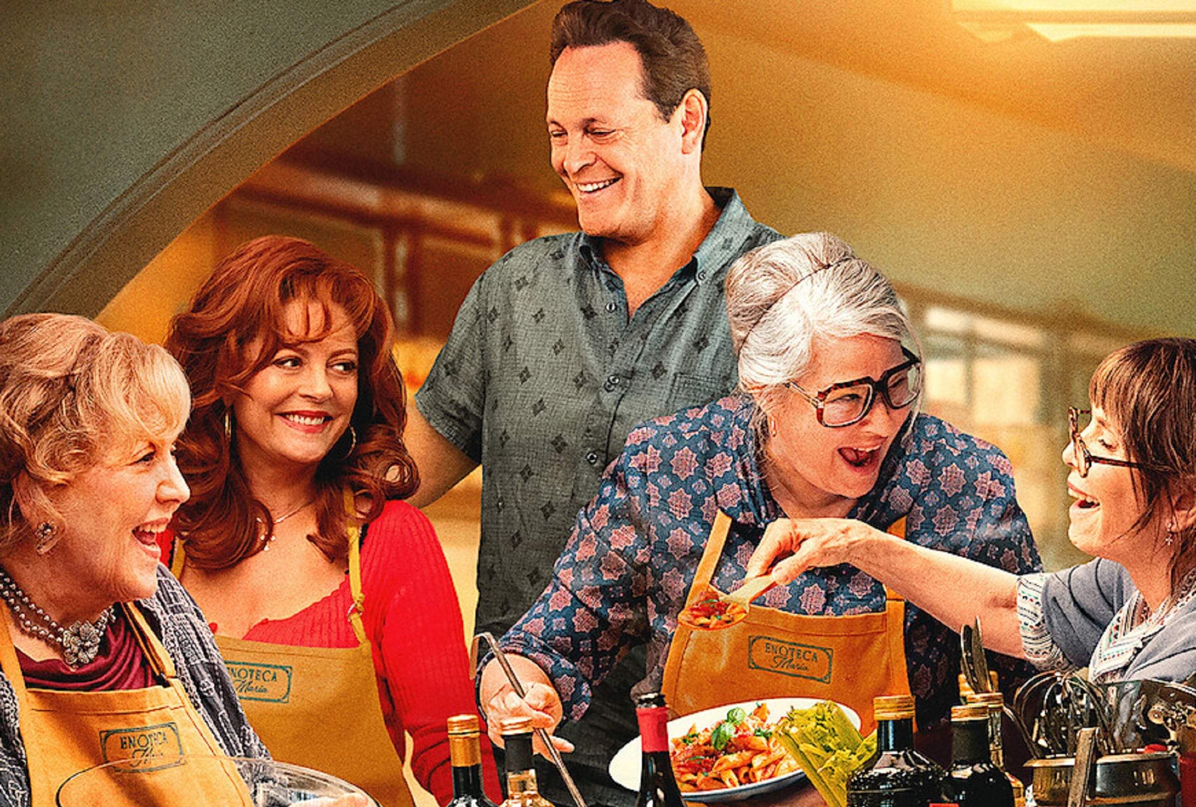Brenda Vaccaro como Antonella, Susan Sarandon como Gia, Vince Vaughn como Joe Scaravella, Lorraine Bracco como Roberta y Talia Shire como Teresa en la comedia dramática "Nonnas" (Foto: Netflix)