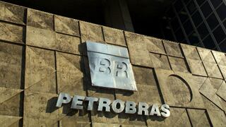 Petrobras incumple meta de desinversión, aumenta objetivo para 2017-2018