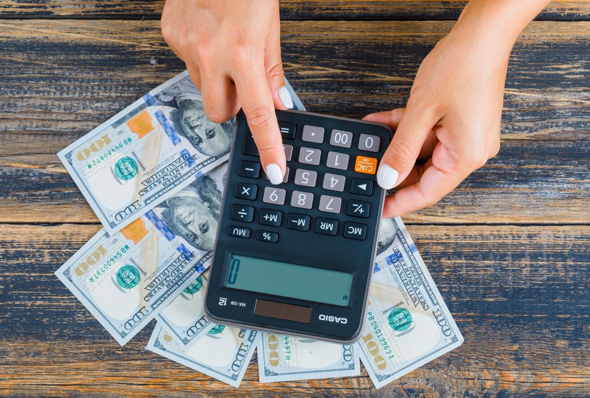 Cuatro estados tendrán más tiempo para declarar y pagar sus impuestos este 2026 gracias al alivio fiscal que otorgó el IRS a las zonas afectadas (Foto: Freepik)