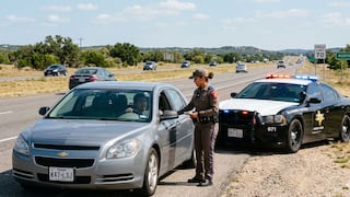 ¿Manejas en Texas? Estas son las razones por las que la policía puede detener tu auto en una parada de tránsito