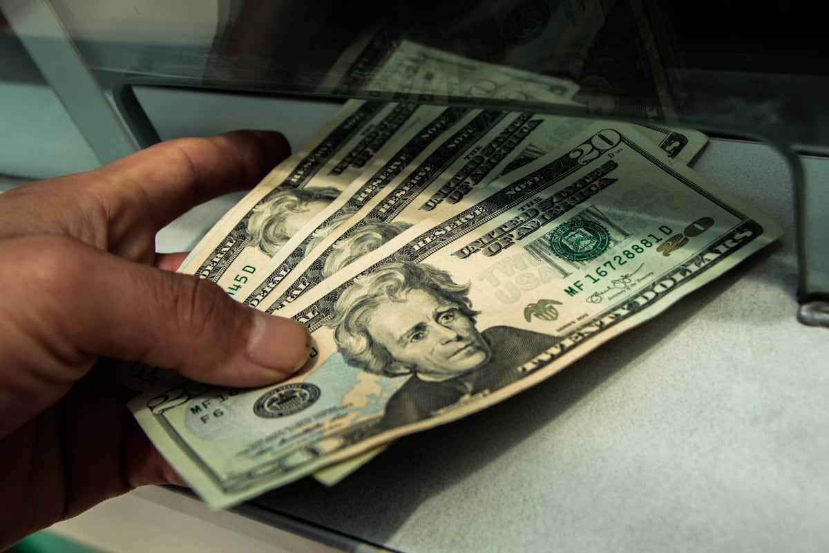 Si aumentan las presiones a la baja del dólar, ello haría intervenir al BCRP con más fuerza en el mercado, para evitar una caída abrupta del tipo de cambio, indicaron analistas (foto: GEC).