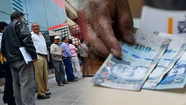 El MEF explica qué pasará con un posible RETIRO AFP 2025 tras la publicación de la reforma de pensiones: ¿Habrá una nueva ley? | Composición EC: Andina