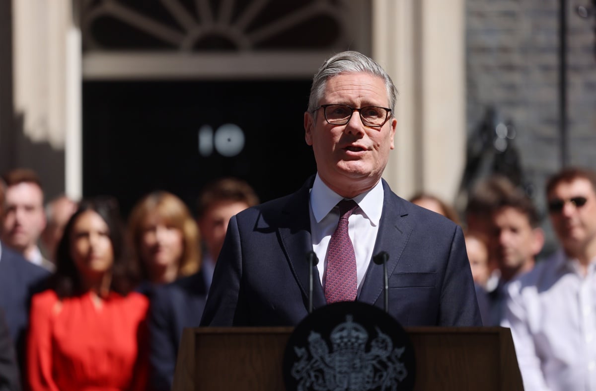 El primer ministro británico saliente, Keir Starmer, pronuncia un discurso de despedida frente al número 10 de Downing Street en Londres, Reino Unido, el 20 de julio de 2026. El nuevo líder laborista, Andy Burnham, se convertirá en el próximo primer ministro del Reino Unido el 20 de julio, sucediendo oficialmente a Starmer. (Reino Unido, Londres) EFE/EPA/ANDY RAIN