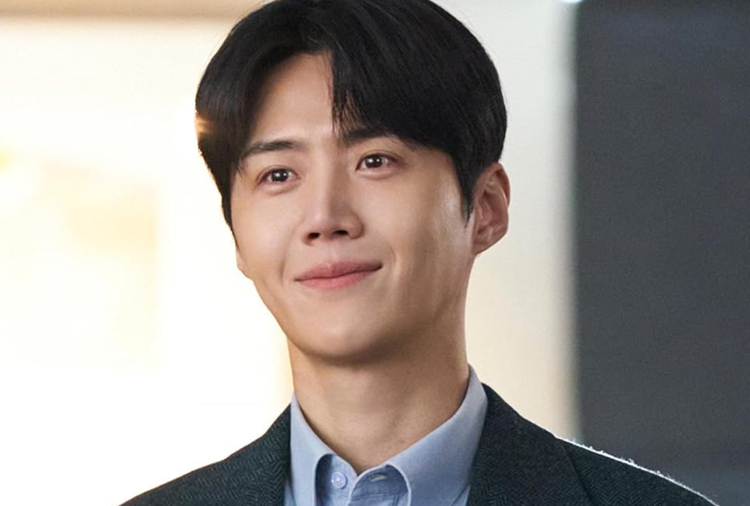 Kim Seon-ho es el encargado de interpretar a Joo Ho-jin en la comedia romántica coreana "¿Cómo se traduce este amor?" (Foto: Netflix)