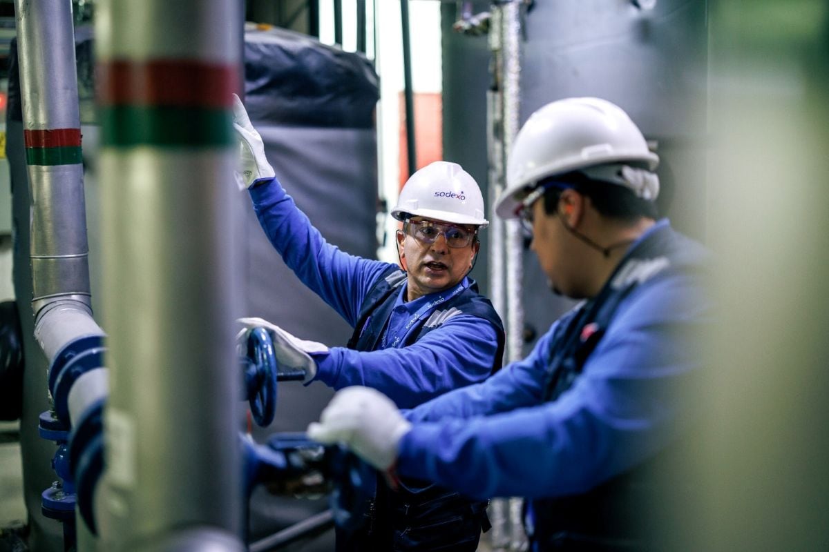 En un entorno donde la seguridad laboral es prioridad, una gestión inteligente de instalaciones se convierte en ventaja competitiva. Foto: Sodexo Perú.