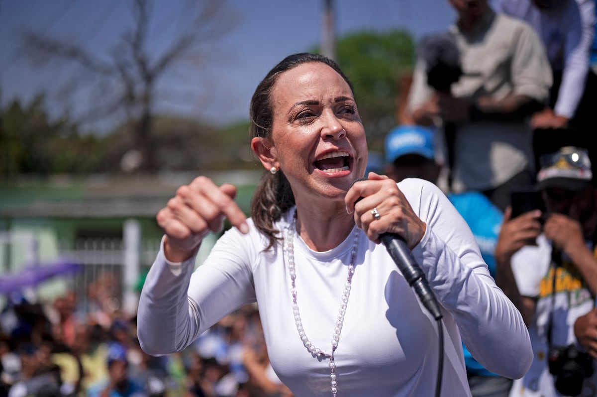 Machado también propuso reactivar el gasoducto que conecta a Venezuela con Colombia y ampliar el suministro de gas venezolano al país andino. (Foto de Gabriela Oraa / AFP).