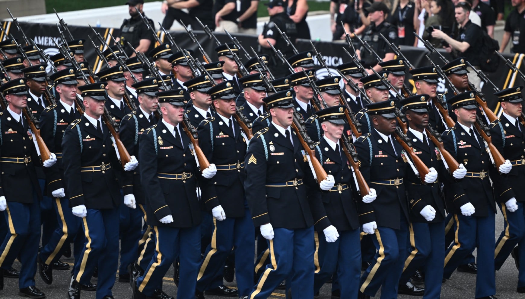 La Green Card vuelve a estar en el centro del debate migratorio para miles de familias militares en EE.UU. | Crédito: MANDEL NGAN / AFP "Diario El Comercio. Todos los derechos reservados."