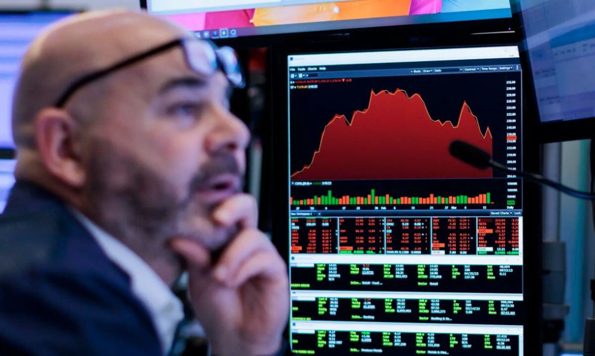 Wall Street vivió una fuerte caída de las empresas tecnológicas el lunes. (EFE/ Justin Lane)