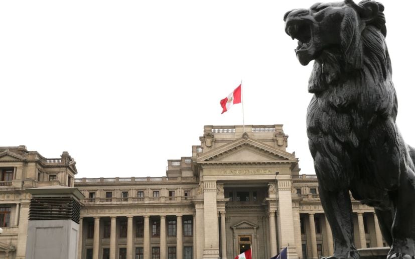 Al reconocer que incluso ante una fiscalización avanzada es posible extinguir la acción penal mediante el pago íntegro antes de la formalización de la investigación, la Corte Suprema subraya el carácter reparador, y no meramente represivo, del derecho penal tributario. (Foto: Andina)