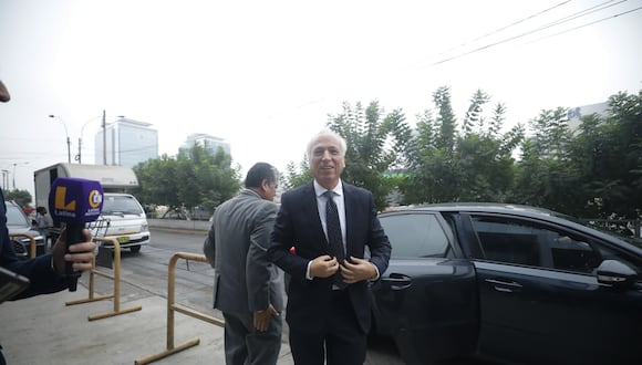 El abogado Aldo Vasquez llegó a la  Junta Nacional de Justicia para reincorporarse.
Foto: Britanie Arroyo/ @photo.gec