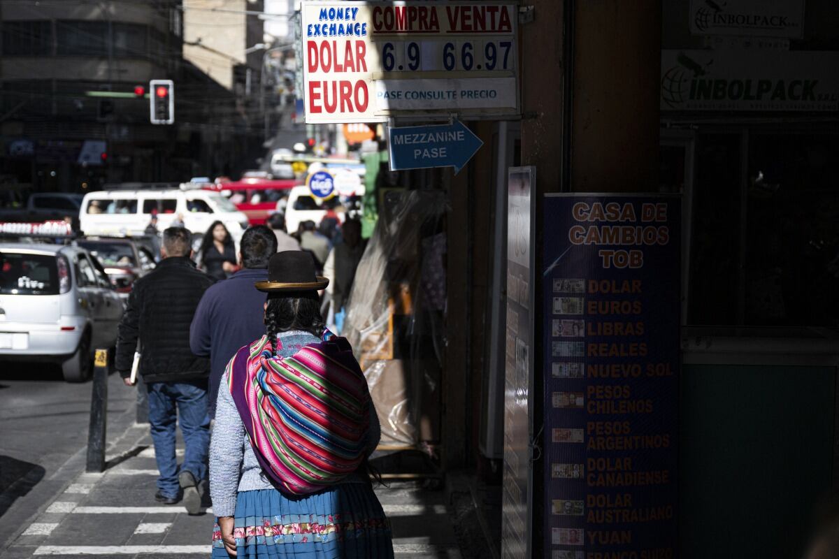 El gobierno de Arce logró un acuerdo para desactivar la protesta antes de que estallara la rebelión militar, cuya veracidad cuestionan opositores y hasta Morales, antiguo aliado del mandatario. (Foto: AFP)