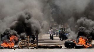 Dos muertos, un herido y diez detenidos deja el asalto a cuartel, dice Maduro