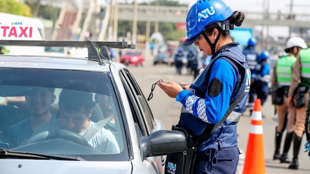 La lista de las nuevas multas para taxis, movilidades escolares y turísticas