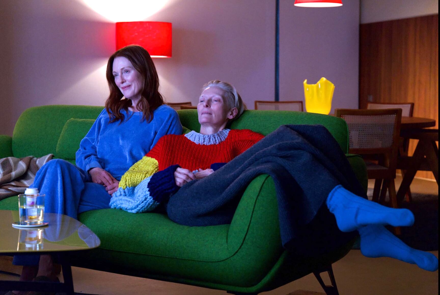 Al igual que en otras películas del director Pedro Almodóvar, las mujeres cobran protagonismo en “La habitación de al lado”. Aquí, una escena con las estrellas Julianne Moore y Tilda Swinton (Foto: El Deseo)