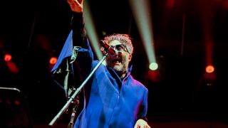 Fito Páez y Cecilia Roth, entre más de 20,000 firmas contra reformas de Milei