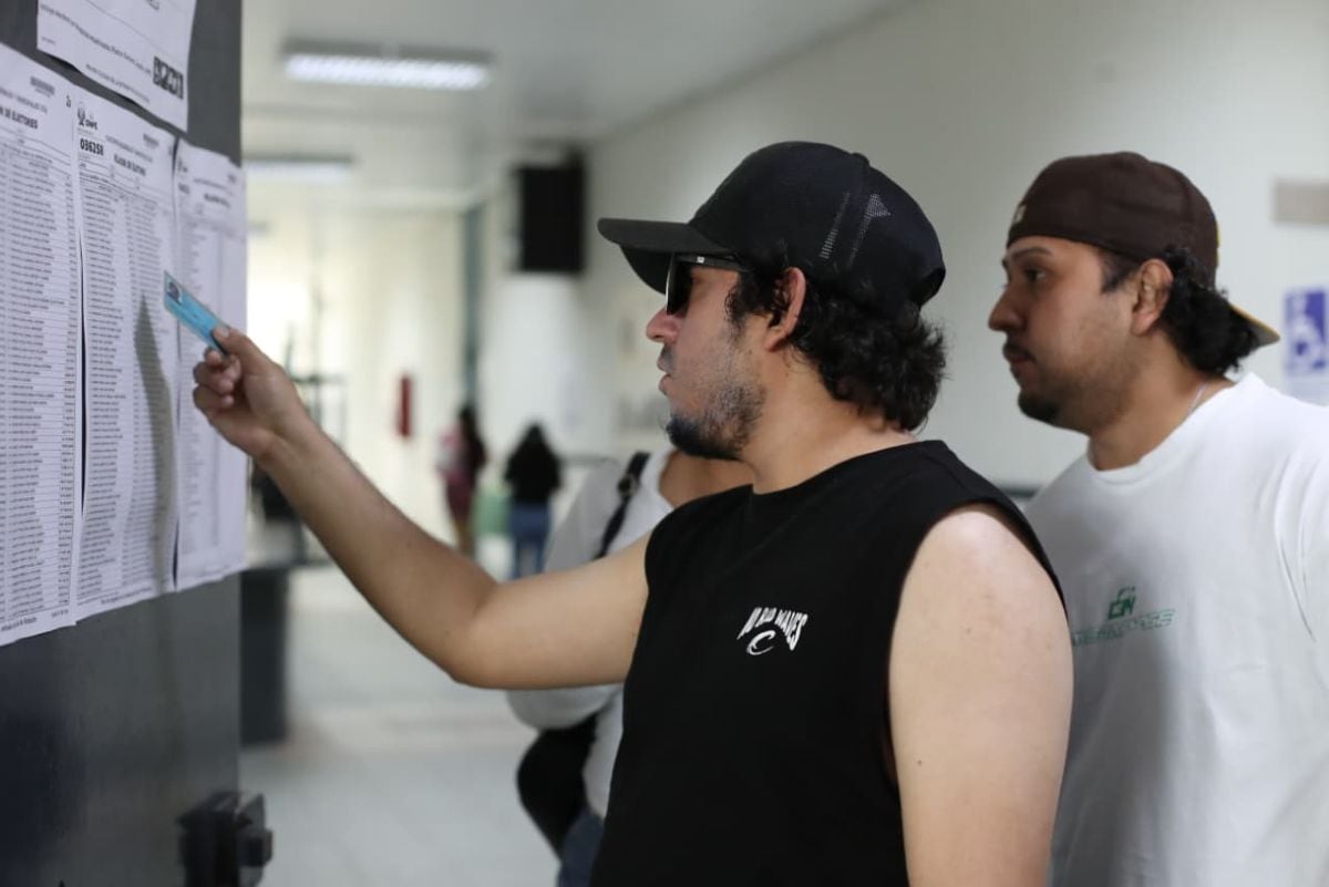 Los electores acudieron a las urnas para elegir a sus autoridades municipales para el periodo 2027-2030. Foto: GEC.