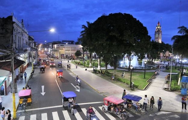 La propuesta contempla reducir el costo del pasaje aéreo para residentes y viajes esenciales mediante un mecanismo de subsidio que sería financiado por un fondo estatal administrado por el MTC. Foto: Electro Oriente