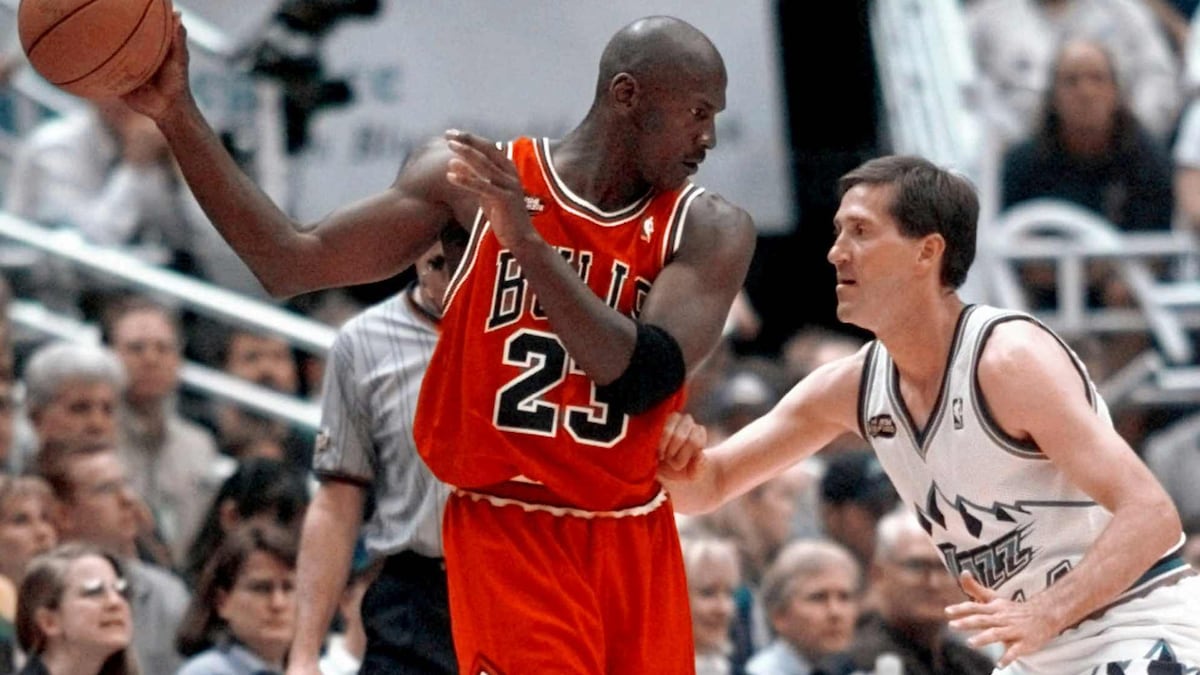 La camiseta de Michael Jordan en las Finales de 1998 se vendió por 14 millones de dólares
