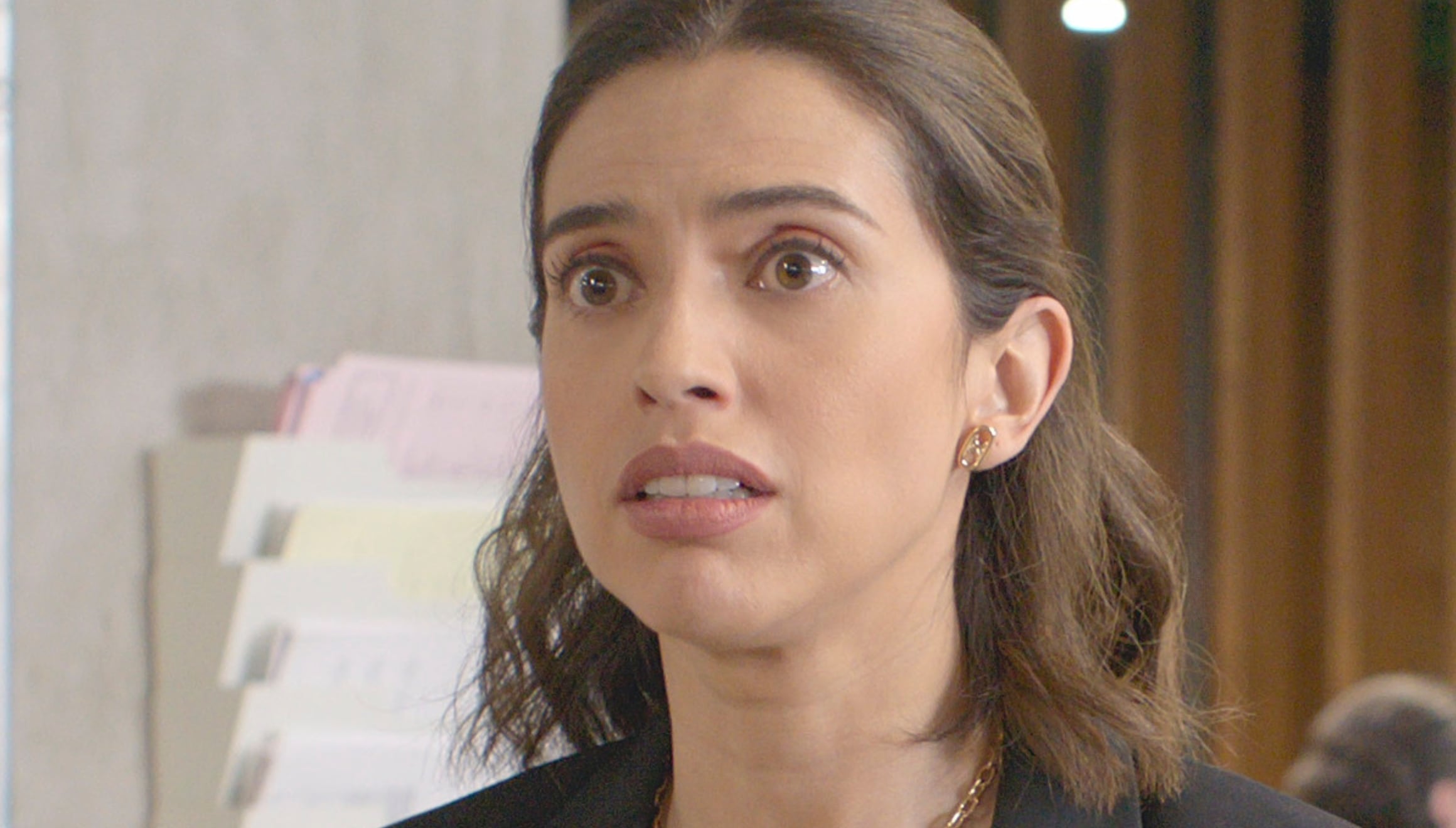 La actriz Ana González Bello asume el rol de Graciela, la protagonista de la serie mexicana "Amor de oficina" (Foto: Netflix)