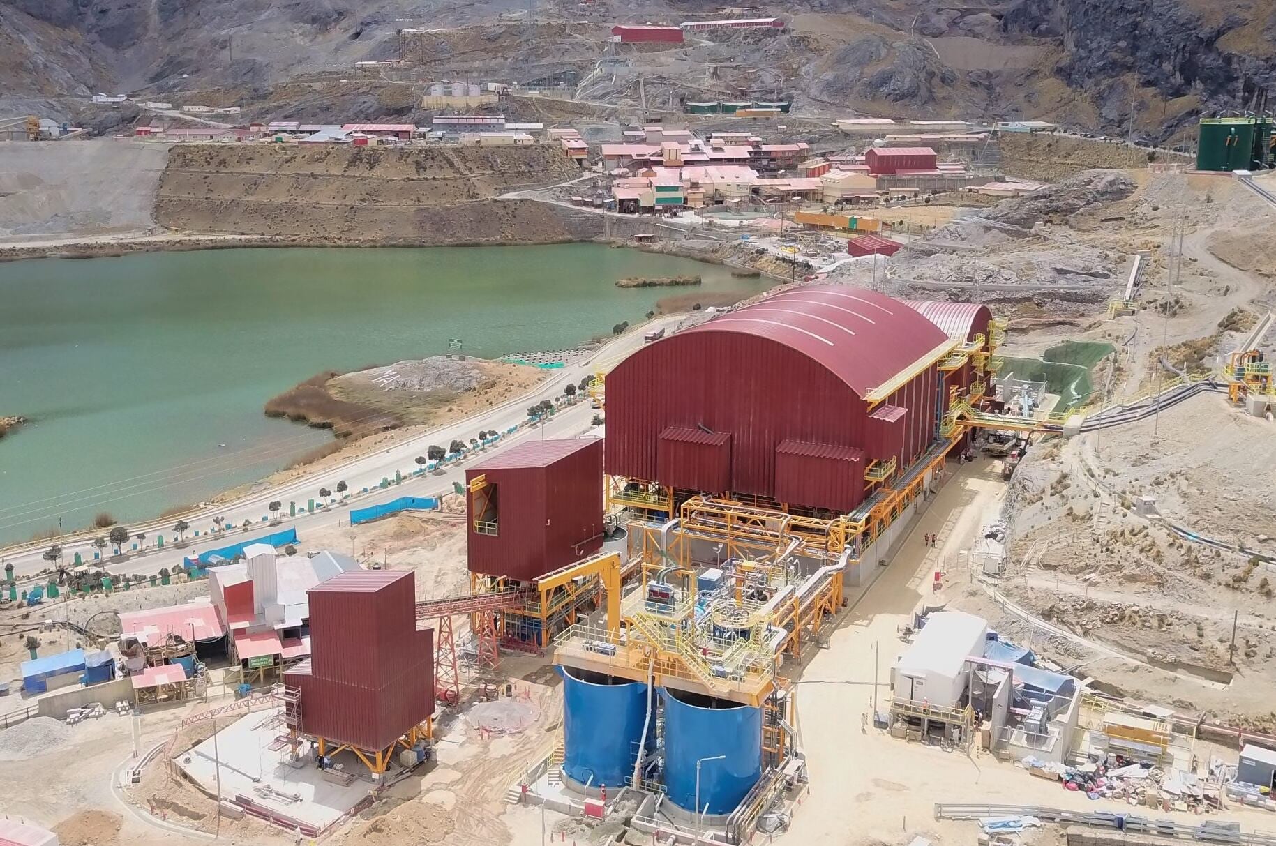 En Pucamarca se registró una producción de oro de 10,147 onzas (-19% vs. 1T25), debido a un menor mineral tratado (-70% vs. 1T25).