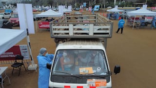 Costa Verde: así avanza la vacunación a adultos de 56 y 57 años en el vacunacar de Agua Dulce 