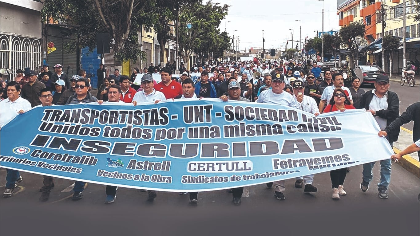 Los gremios de transportistas evalúan ir nuevamente a un paro ante el incremento de las extorsiones en el sector. Foto: difusión.