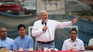 Carlos Bruce cuestiona a presidente del JNE por falta de definición de credenciales