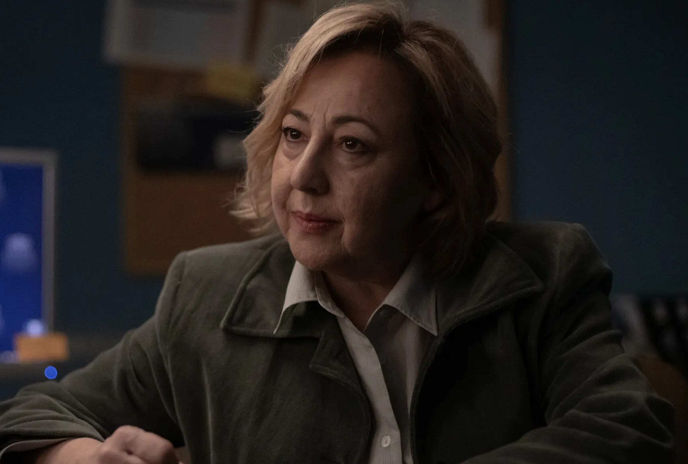 La inspectora Eva Torres (Carmen Machi) investiga el asesinato del esposo de Maje en la película española "La viuda negra" (Foto: Netflix)