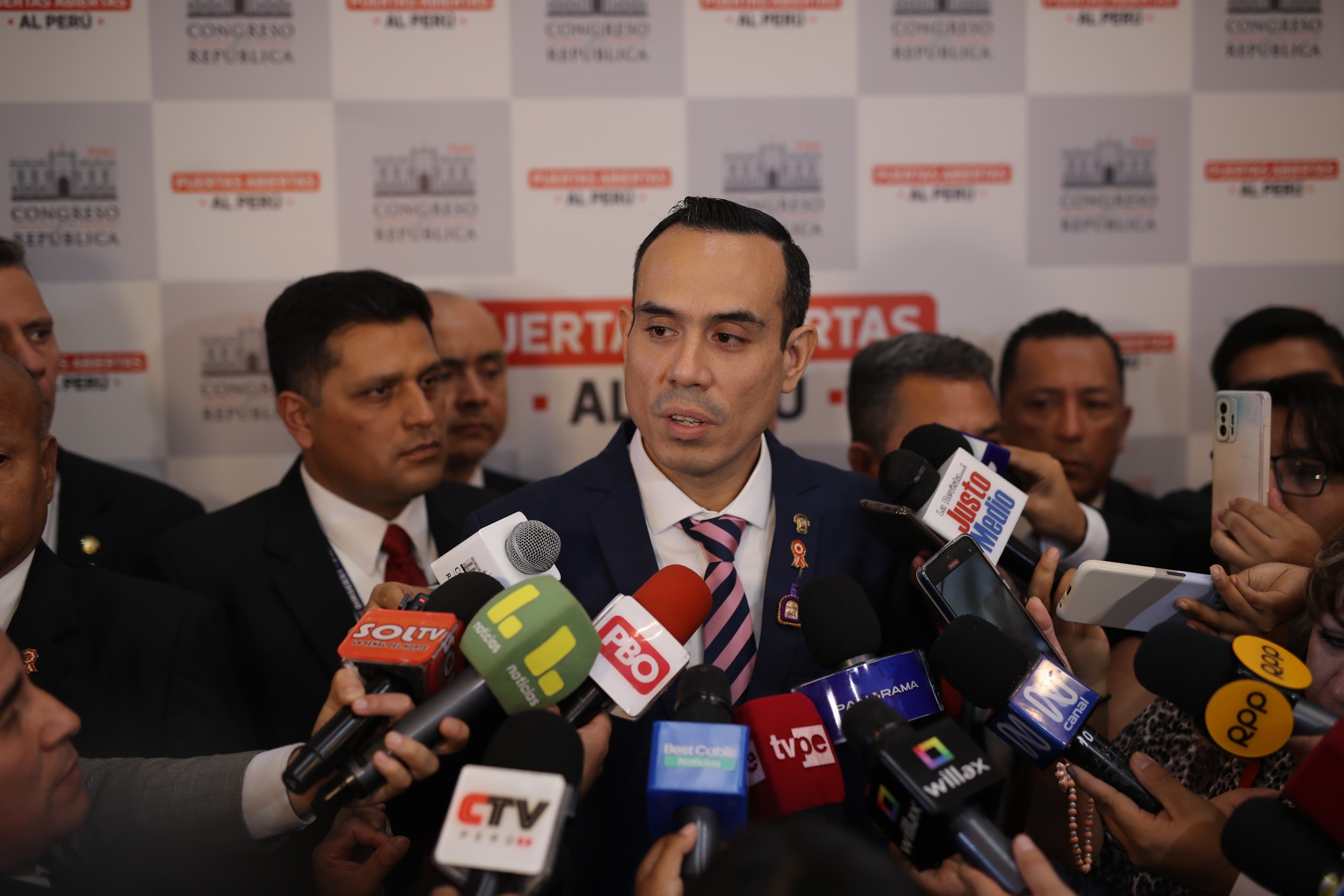 El actual presidente del Congreso también la mencionó que la Mesa Directiva actual buscará acercar más el Congreso a las regiones del país. (Antonio Melgarejo/ @photo.gec)
