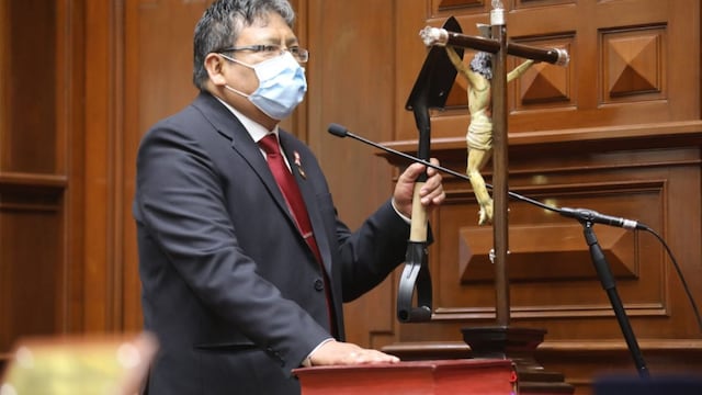 Jorge Flores acusa reglaje en su contra con el propósito de perjudicar su función parlamentaria
