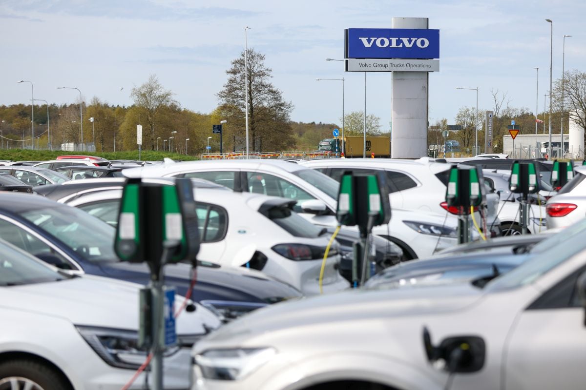 Volvo tiene una sólida y diversificada presencia en Perú, operando a través de dos divisiones principales: Volvo Cars y Volvo Group.