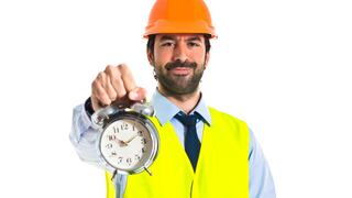 ¿Trabajas turno nocturno en EE. UU.? Así afecta el cambio de horario a tu paga y horas extra