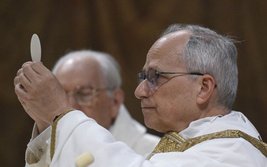 León XIV celebra su primera misa como papa y dice que su elección es una cruz y una bendición | MIX | GESTIÓN