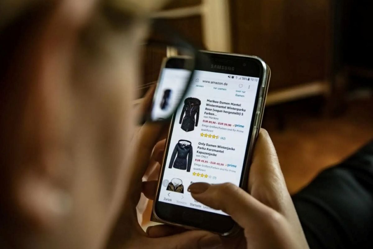 Especialistas recomiendan apostar por la digitalización, la capacitación continua y la diversificación de canales de venta para consolidar y hacer crecer los negocios. Foto: Andina.