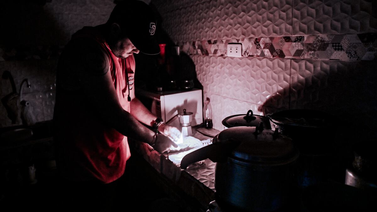Cuba toma recurso de EE.UU. para mantener algunas luces encendidas