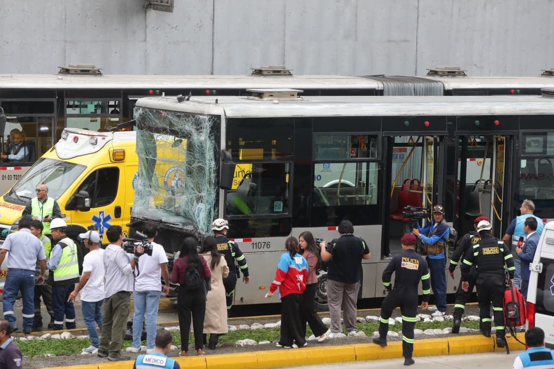 Lo que hoy muestran los choques y las interrupciones es algo más profundo: la incapacidad de la capital para construir, después de décadas, un sistema integrado de transporte adecuado. (Foto: Violeta Ayasta).