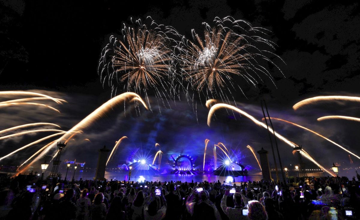 Walt Disney World se encarga de ofrecer un espectáculo para la Nochevieja. (Crédito: Joe Burbank / Orlando Sentinel vía AP)