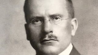 Carl Jung, psicólogo: “La cosa más aterradora es aceptarse a sí mismo por completo”