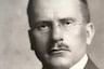 Carl Jung, psicólogo: “La cosa más aterradora es aceptarse a sí mismo por completo”