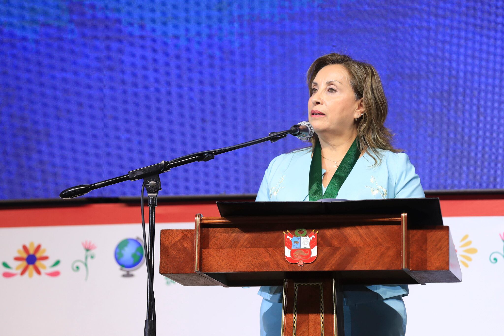 Dina Boluarte sostuvo “que se debe luchar también contra una nueva amenaza en el mundo: la guerra de las mentiras, las fake news, las noticias falsas, creadas con el fin de hacer terrorismo de imagen”. (Foto: Presidencia)