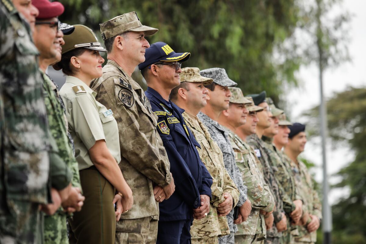 Aprueban autorizar el ingreso de unidades navales y de personal militar extranjero con armas de guerra al territorio de la República del Perú.