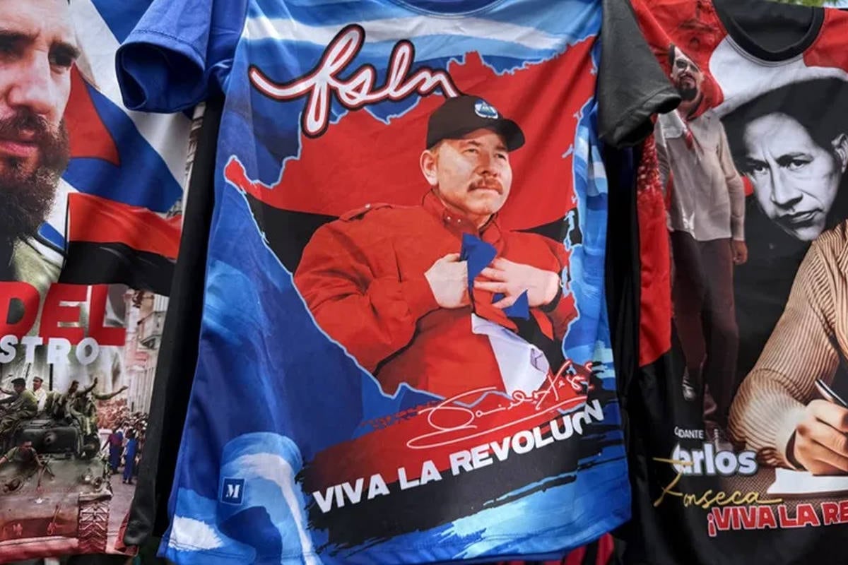 Camiseta con la imagen del presidente de Nicaragua, Daniel Ortega, durante la celebración en Managua del 47 aniversario de la revolución, en una imagen de archivo. Foto: EFE/ STR
